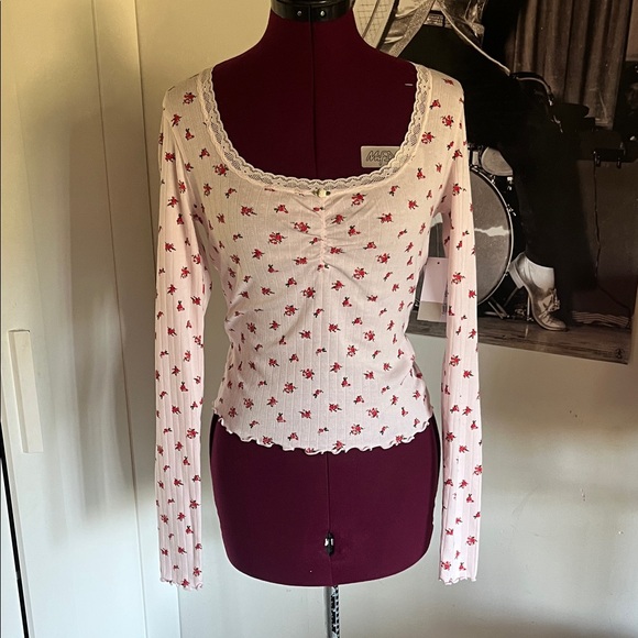 Floral Lace-Trimmed Women's Top - Picture 2 of 2